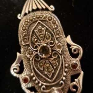 Vintage sterling silver garnet pendant